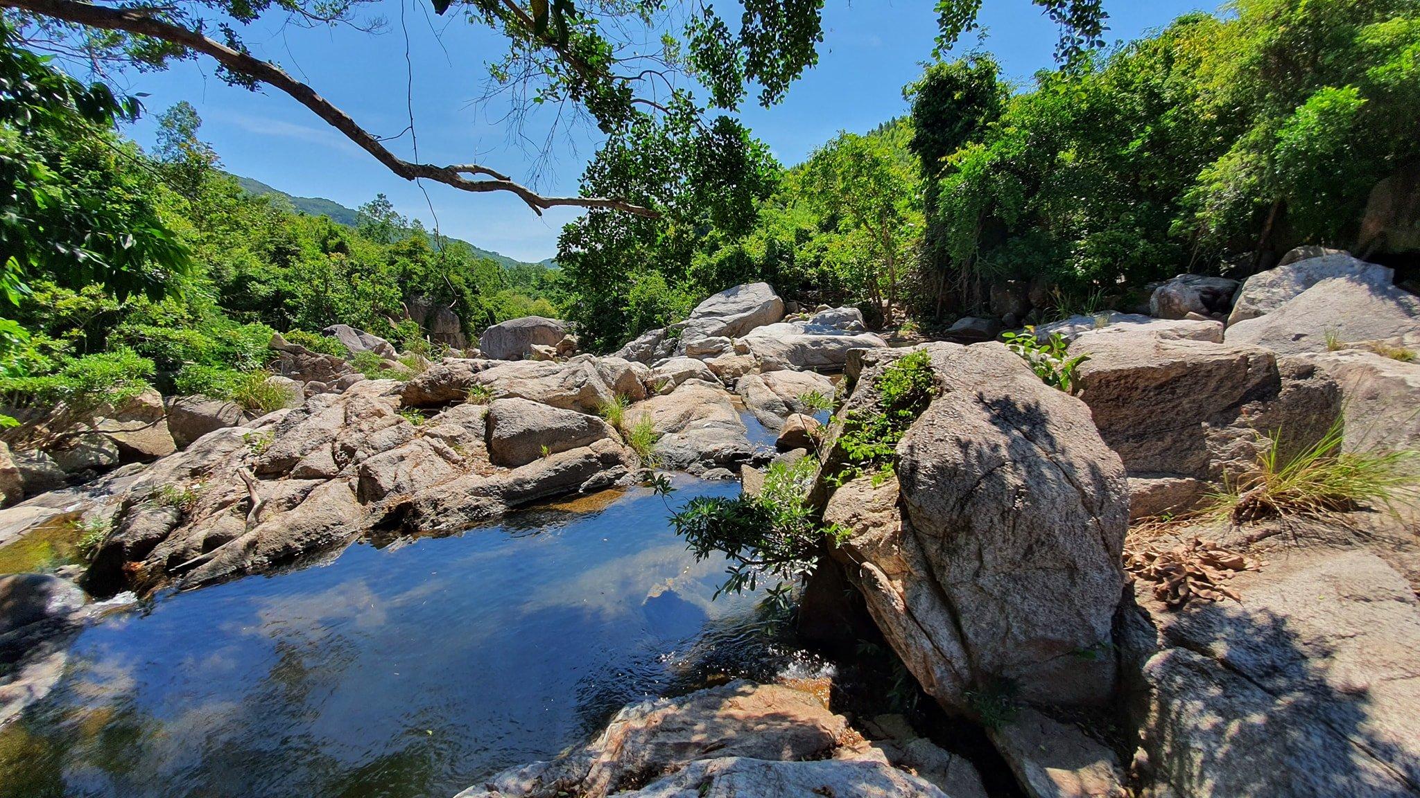 Suối-nước-nóng-Chánh-Thắng-Bình-Định-Điểm-đến-nghỉ-dưỡng-lý-tưởng-10