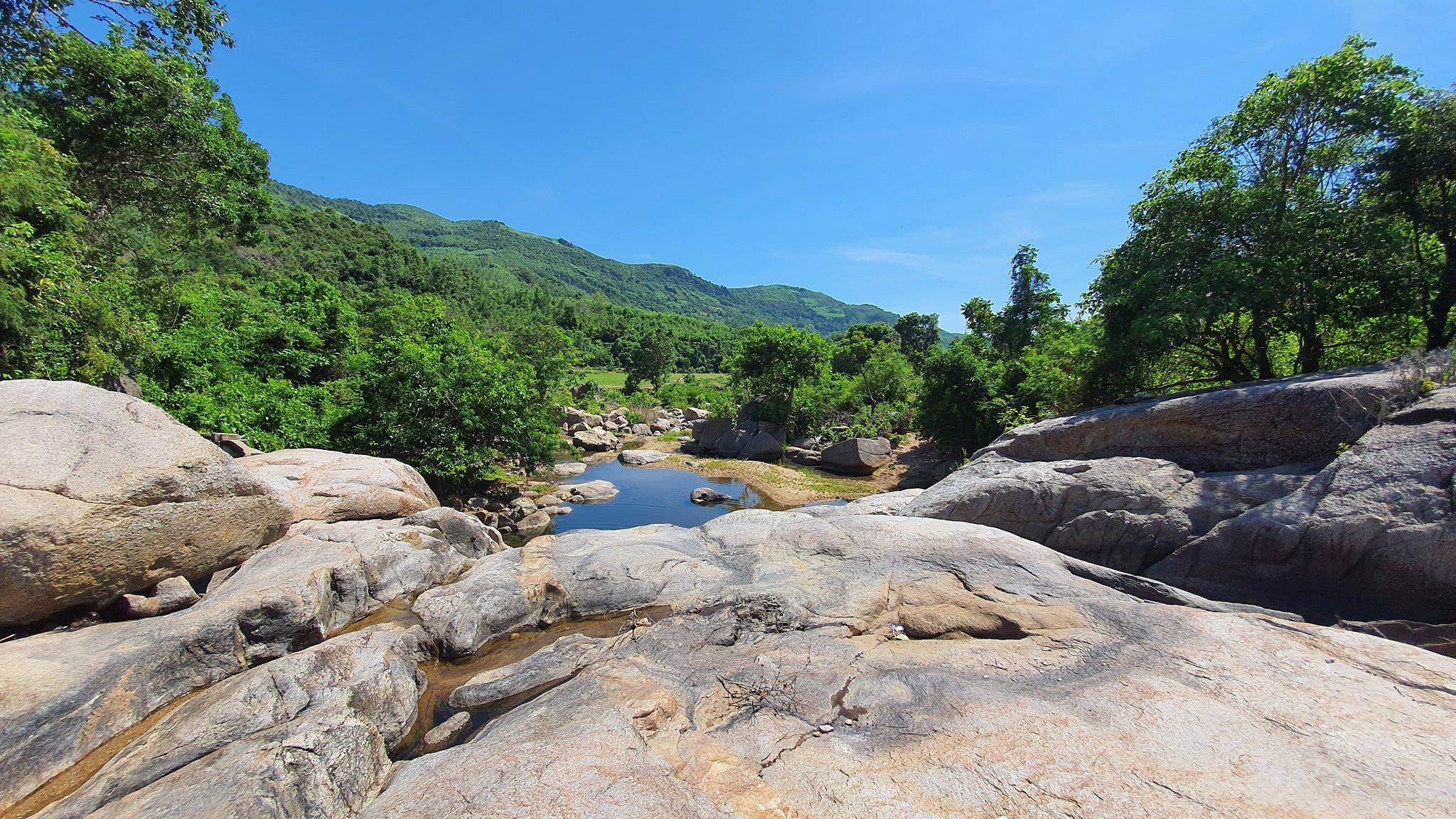 Suối-nước-nóng-Chánh-Thắng-Bình-Định-Điểm-đến-nghỉ-dưỡng-lý-tưởng-9